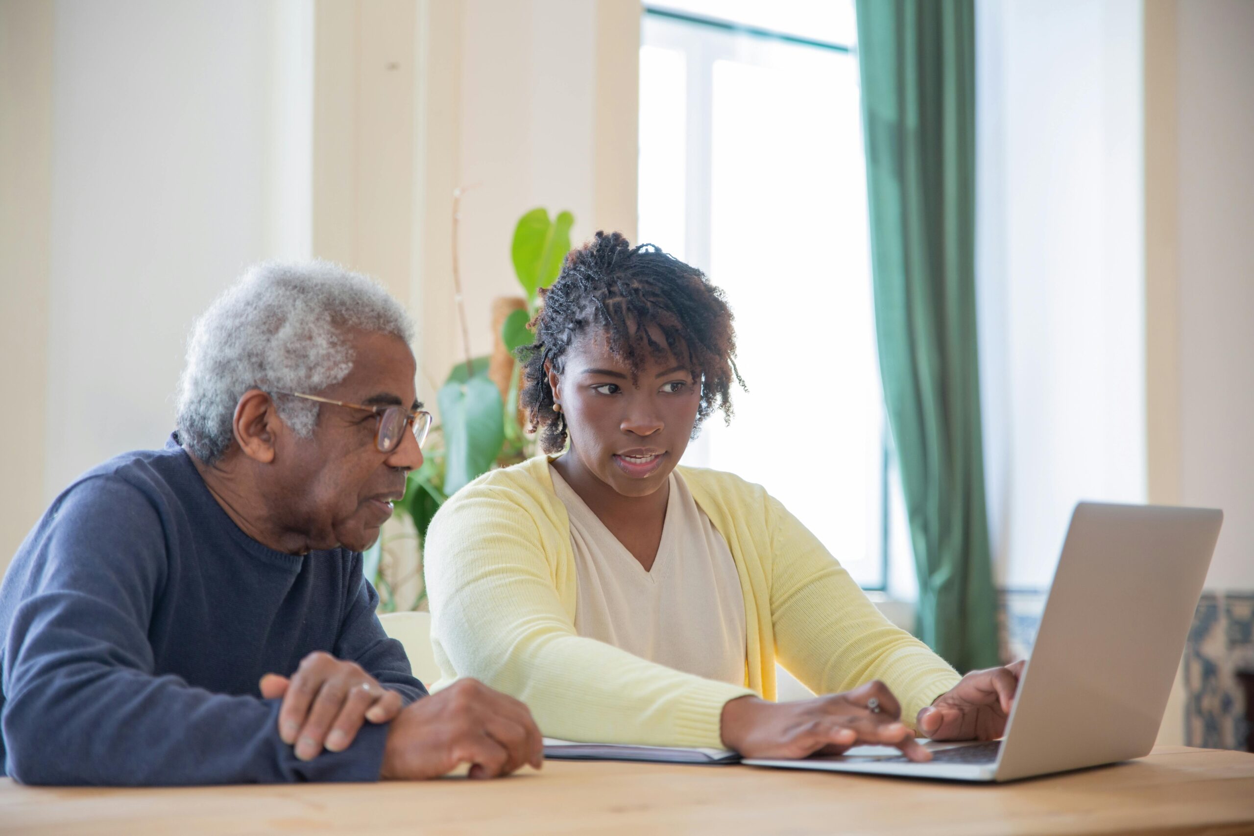 Helping Senior Citizens Use Modern technology